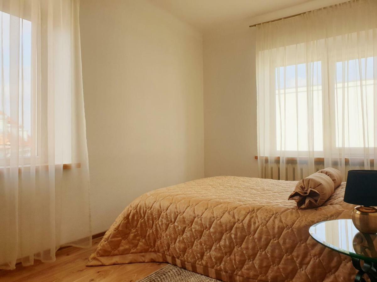 Cozy One Bedroom Apartment In Old Town Vilnius Exterior photo